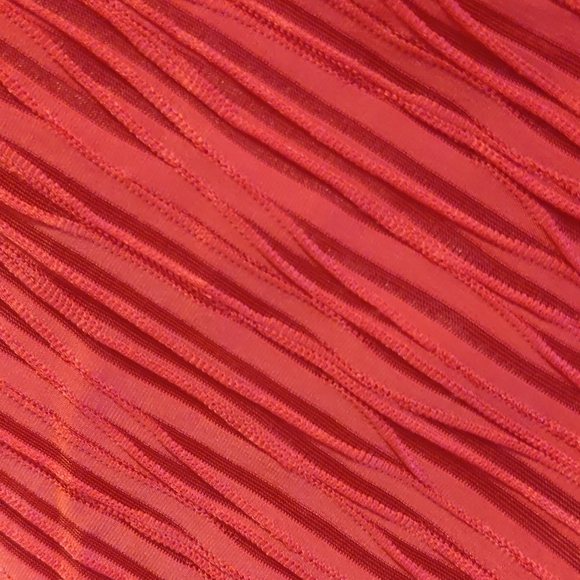 Elegant Red One-Shoulder Dress - Picture 6 of 6